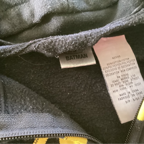 Batman sweater . 6-6+ - Picture 3 of 3